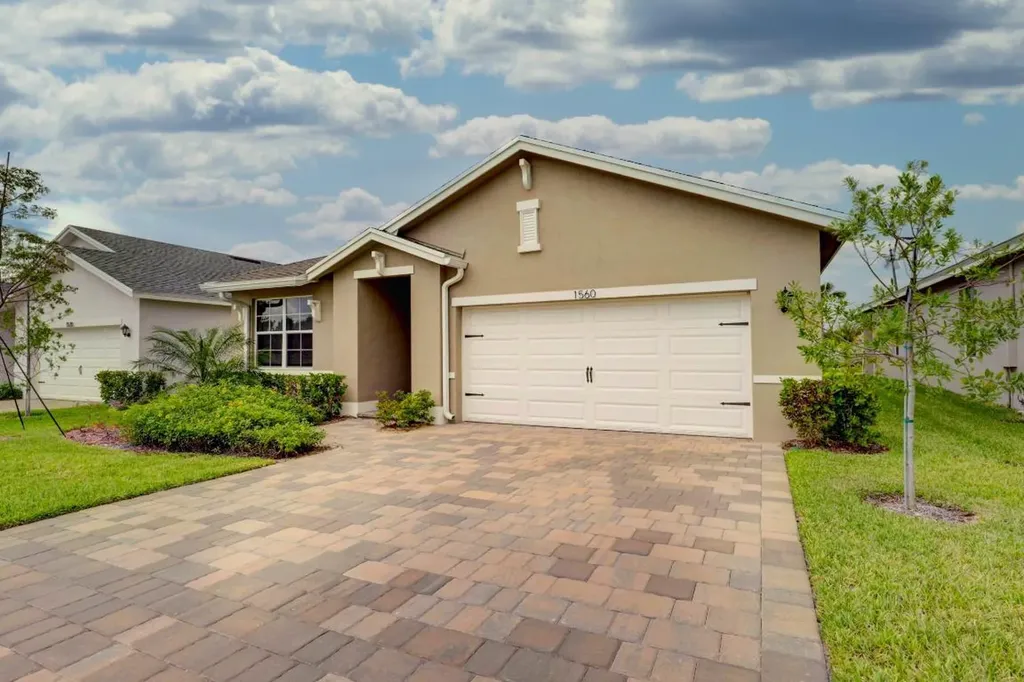 1560 NE Skyhigh Terrace Jensen Beach FL 34957