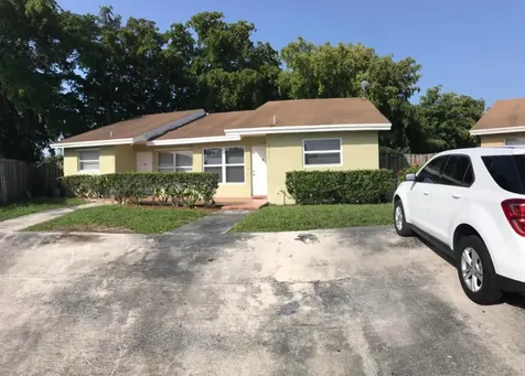 3741 Mil Lake Circle Greenacres FL 33463