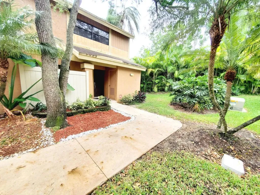 2127 NW 45th Avenue Coconut Creek FL 33066