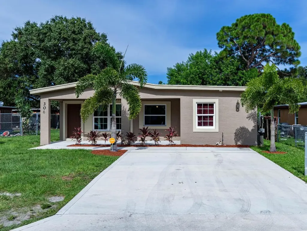 306 S 15th Street Fort Pierce FL 34950