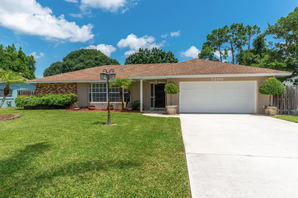 7200 Plumosa Lane Fort Pierce FL 34951