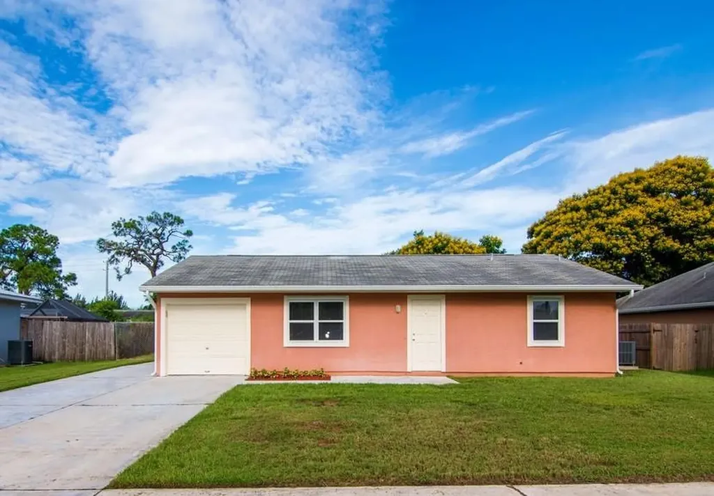 538 NE Solida Circle Port St Lucie FL 34983