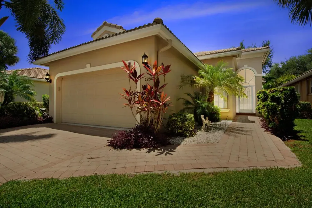 7250 Via Genova Delray Beach FL 33446