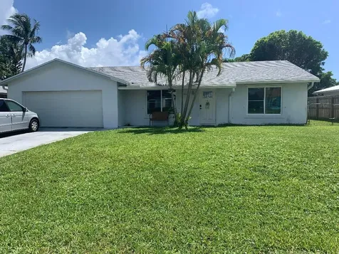 8995 SE Bobo Court Hobe Sound FL 33455