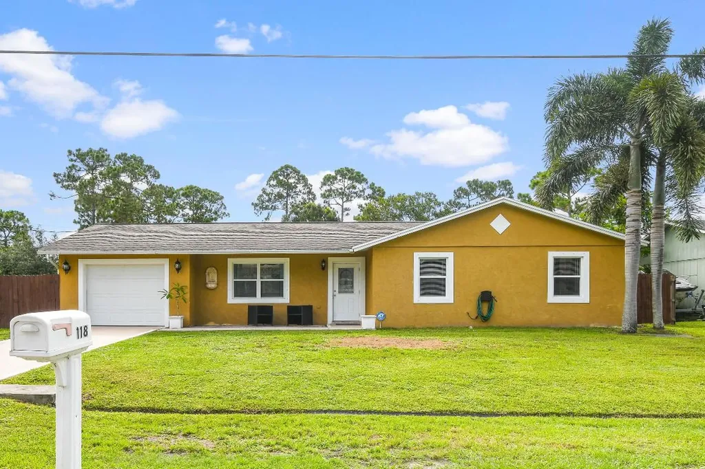 118 SE Crosspoint Drive Port St Lucie FL 34983