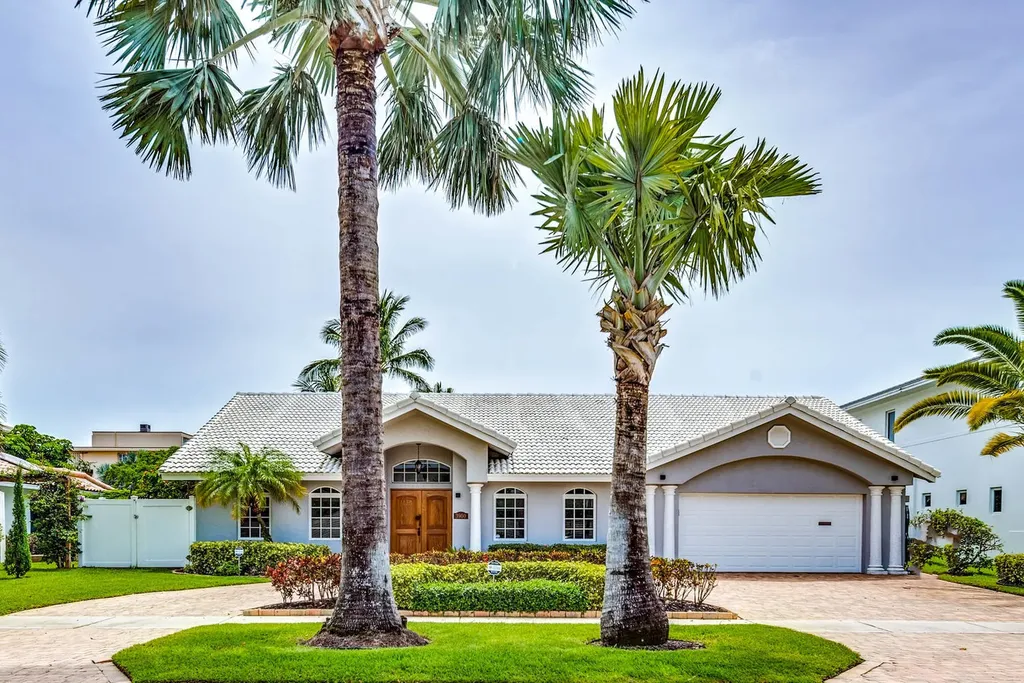 3900 NE 6th Drive Boca Raton FL 33431
