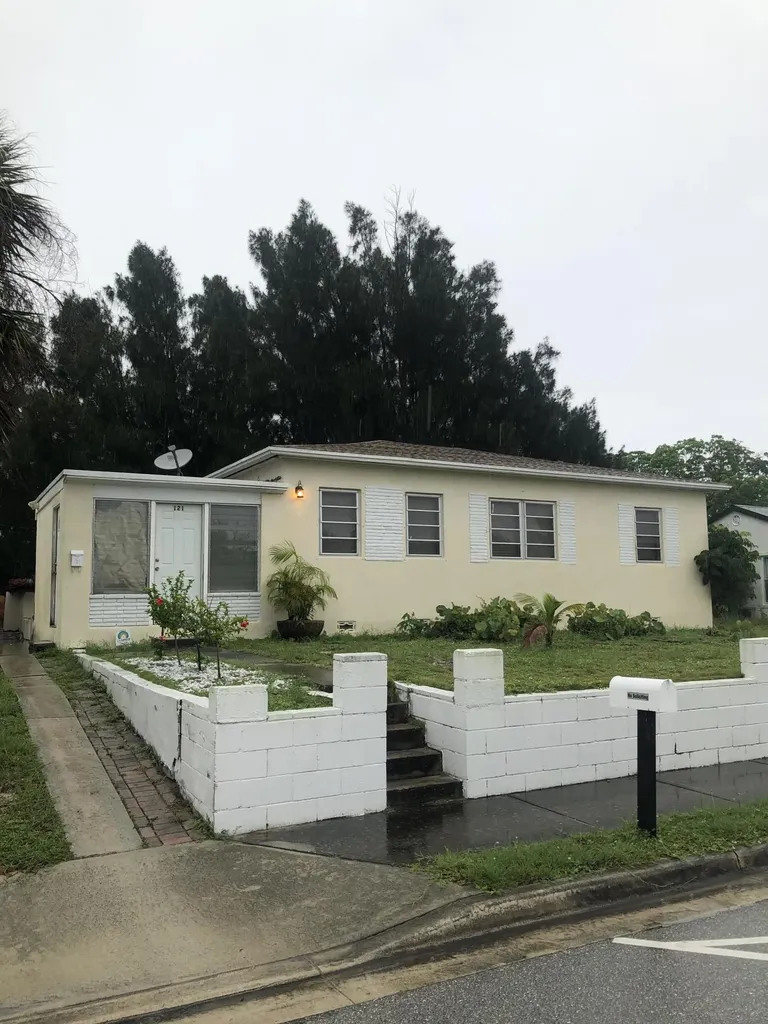 121 NW 1st Avenue Boynton Beach FL 33435