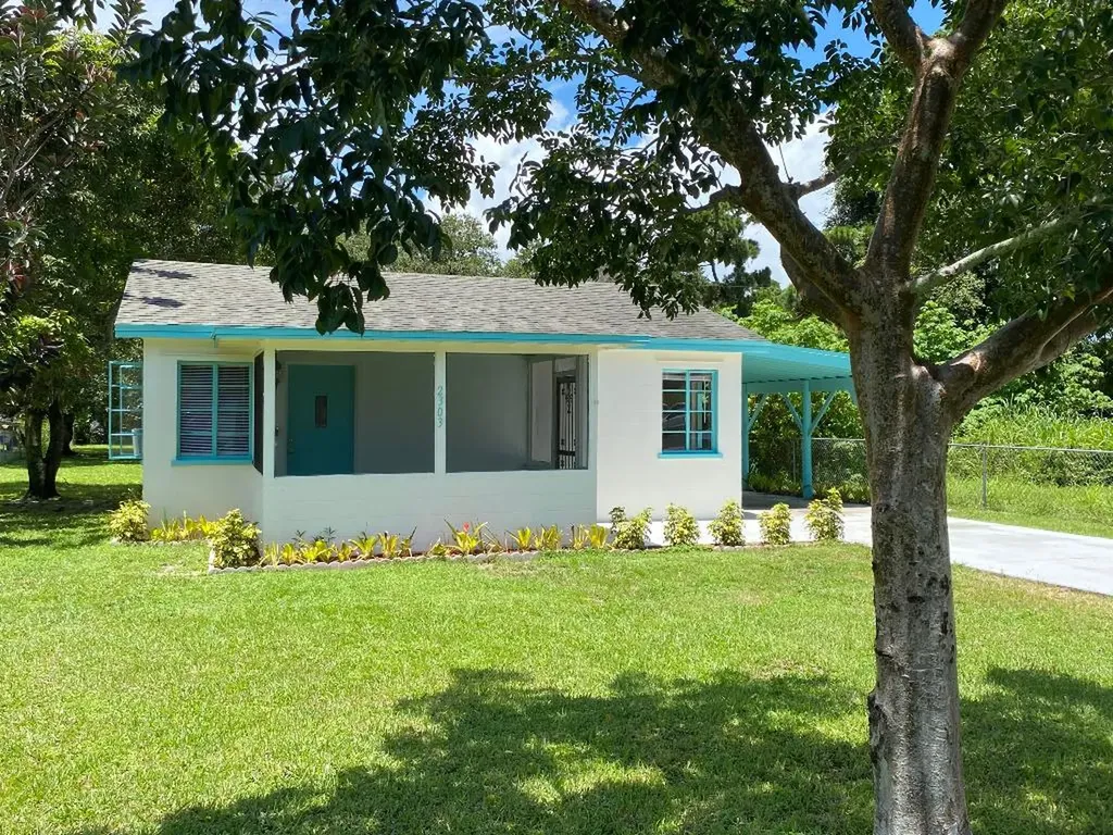 2303 N 49th Street Fort Pierce FL 34946