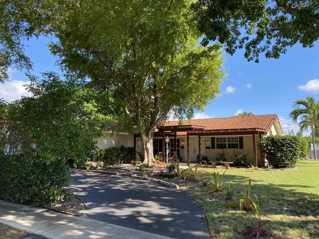 1245 Wiley Street Hollywood FL 33019