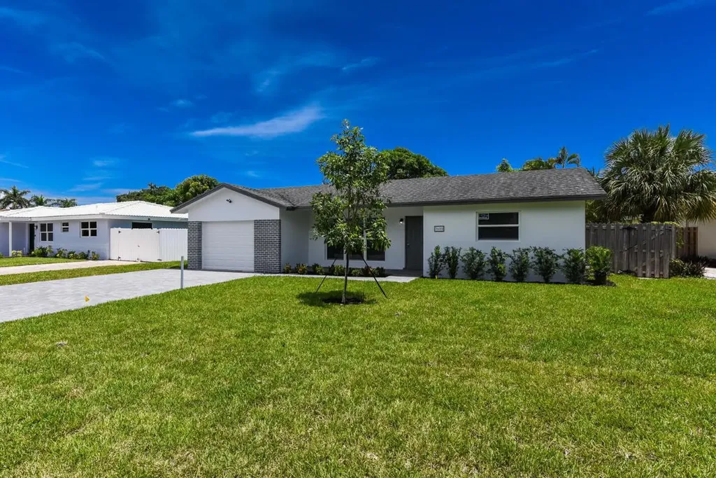 2600 NE 26th Terrace Boca Raton FL 33431