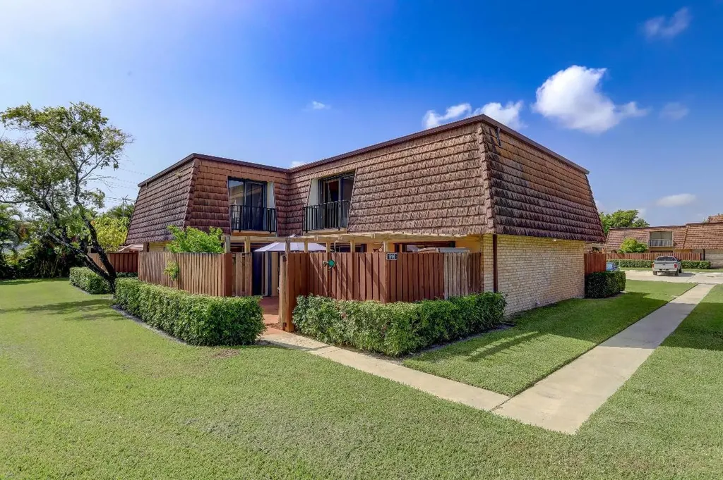 916 9th Lane Greenacres FL 33463