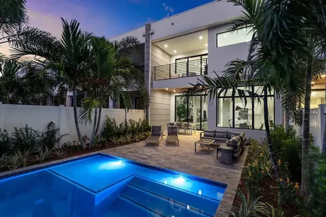 870 NE 7th Avenue Delray Beach FL 33483