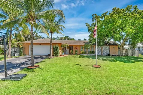 44 W Plumosa Lane Lake Worth FL 33467