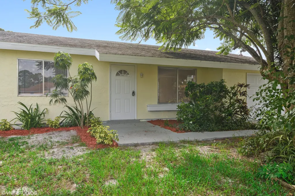 1891 SE Sandia Drive Port St Lucie FL 34983