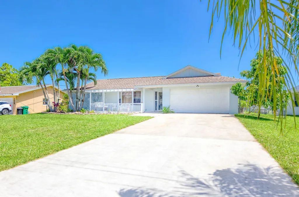 1001 SW Abingdon Avenue Port St Lucie FL 34953