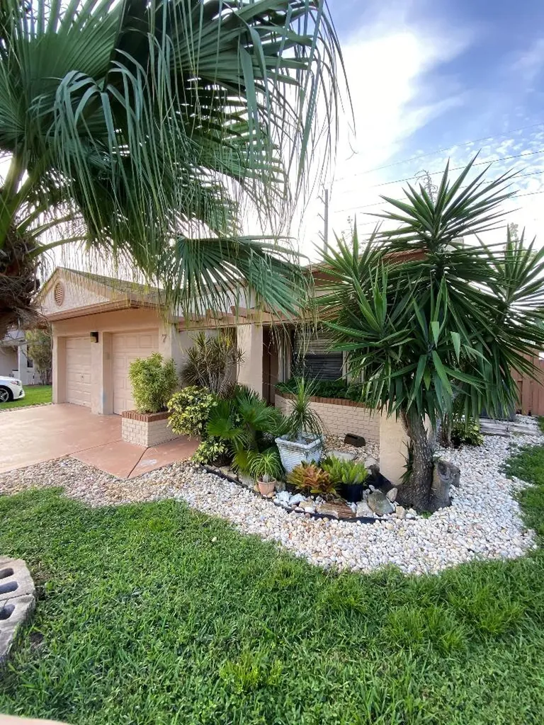 7 Thurlow Drive Boynton Beach FL 33426
