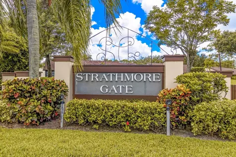 13 Bay Cedar Court Royal Palm Beach FL 33411