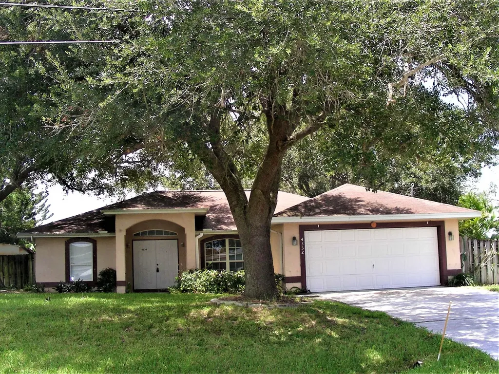 4332 SW Paley Road Port St Lucie FL 34953