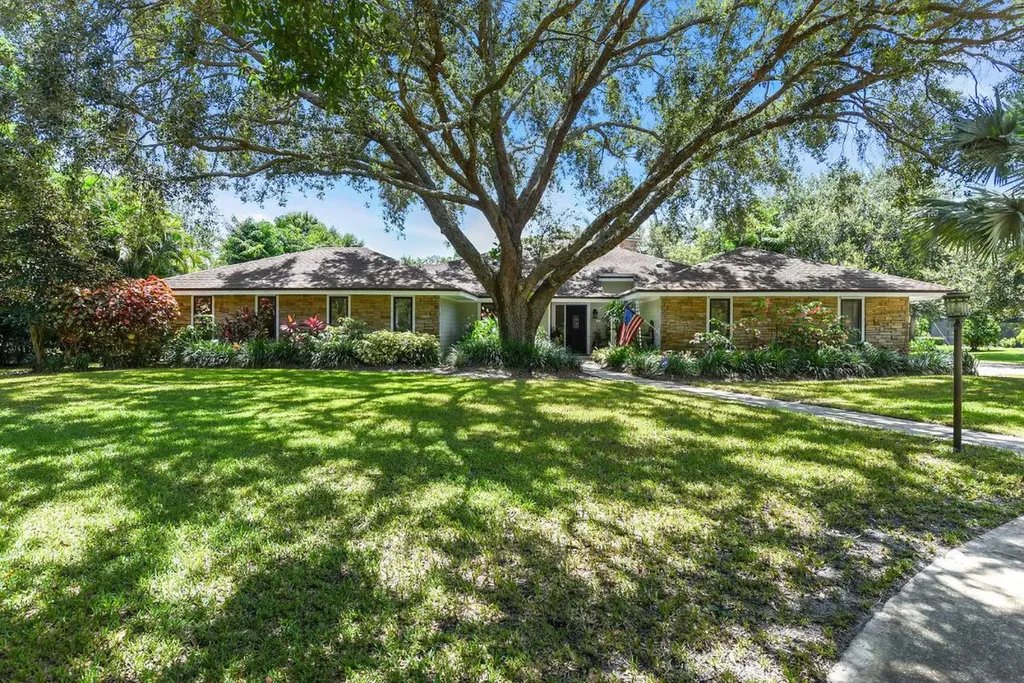 2142 SW Racquet Club Drive Palm City FL 34990