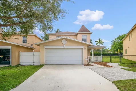 127 Country Club Way Royal Palm Beach FL 33411