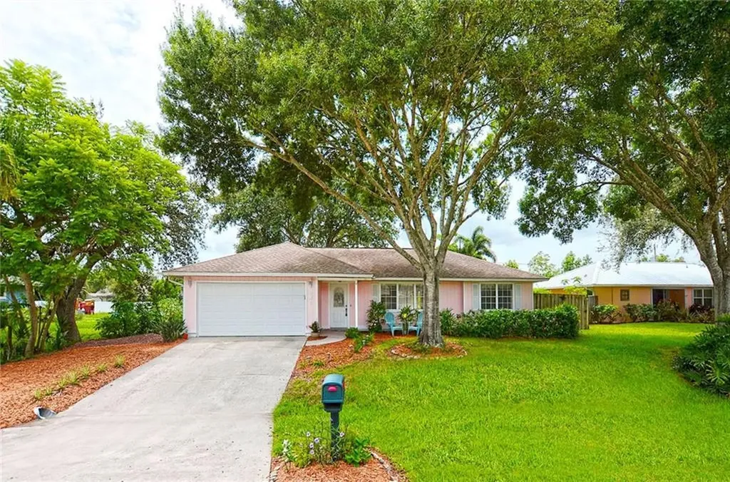 437 10th Court Vero Beach FL 32962