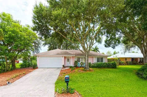 437 10th Court Vero Beach FL 32962