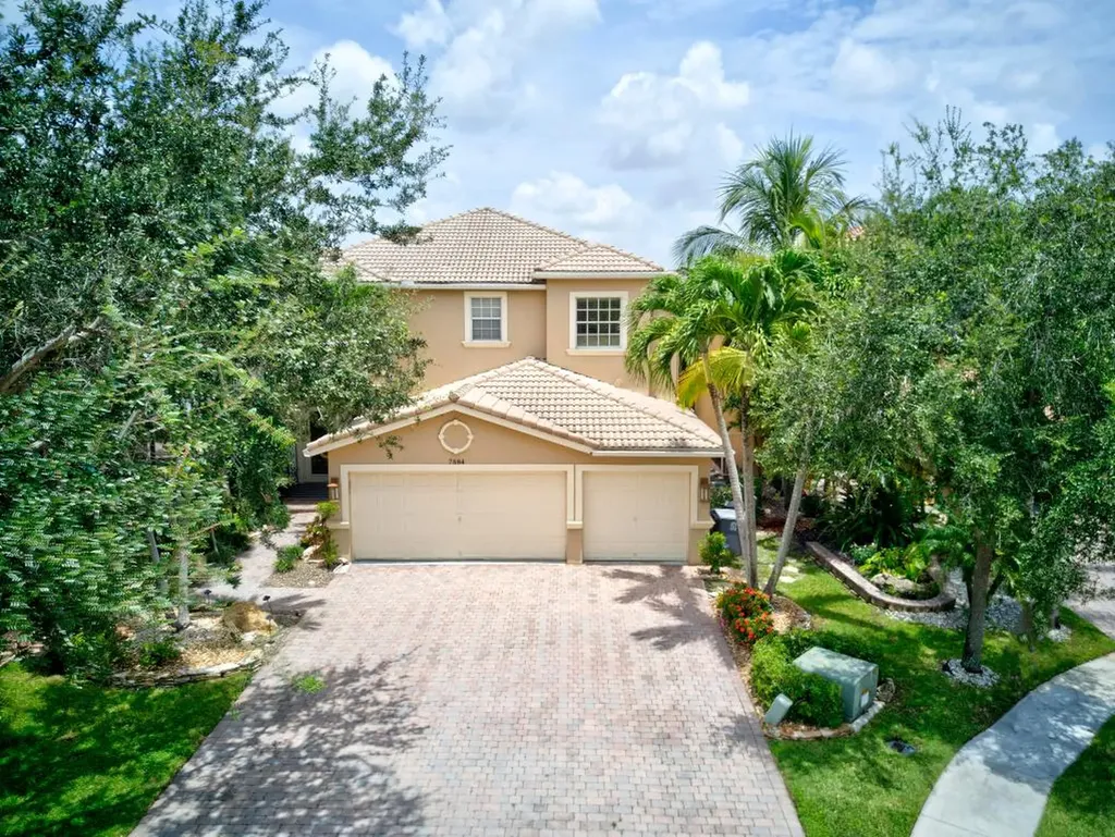 7584 Via Luria Lake Worth FL 33467