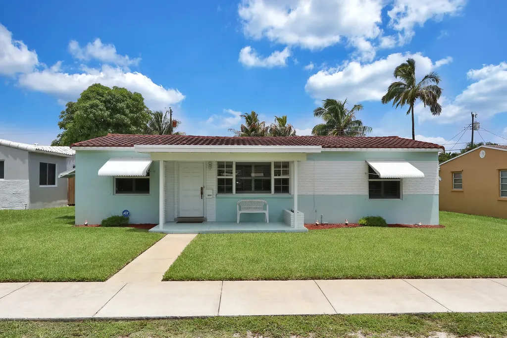 3201 Cleveland Street Hollywood FL 33021