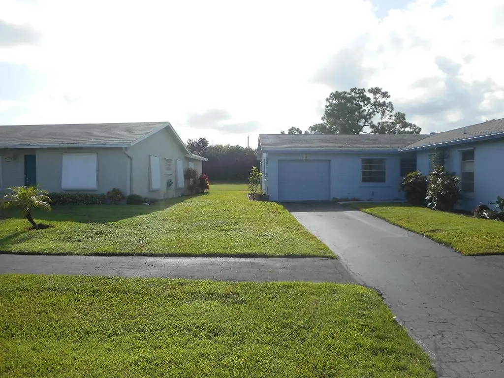 7248 Pine Forest Circle Lake Worth FL 33467