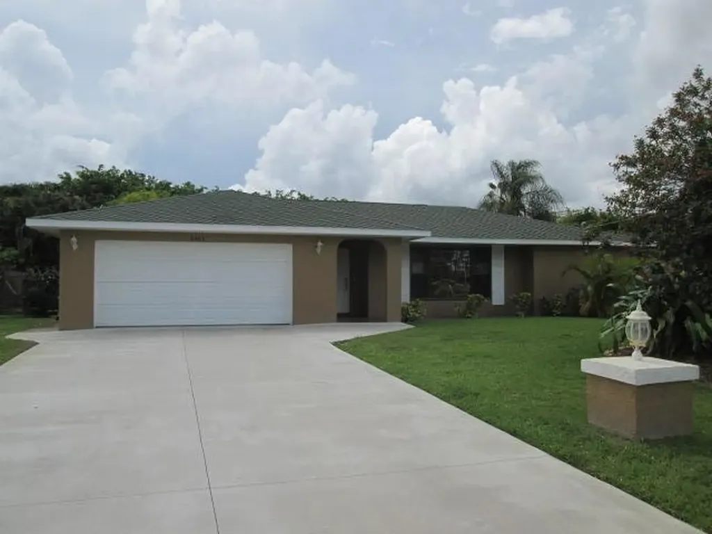 2402 SE Perugia Street Port St Lucie FL 34952