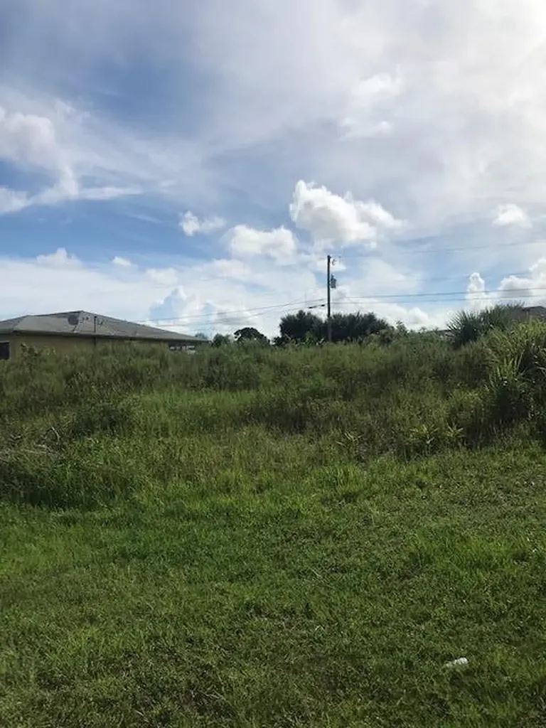4279 SW Jame Street Port St Lucie FL 34953