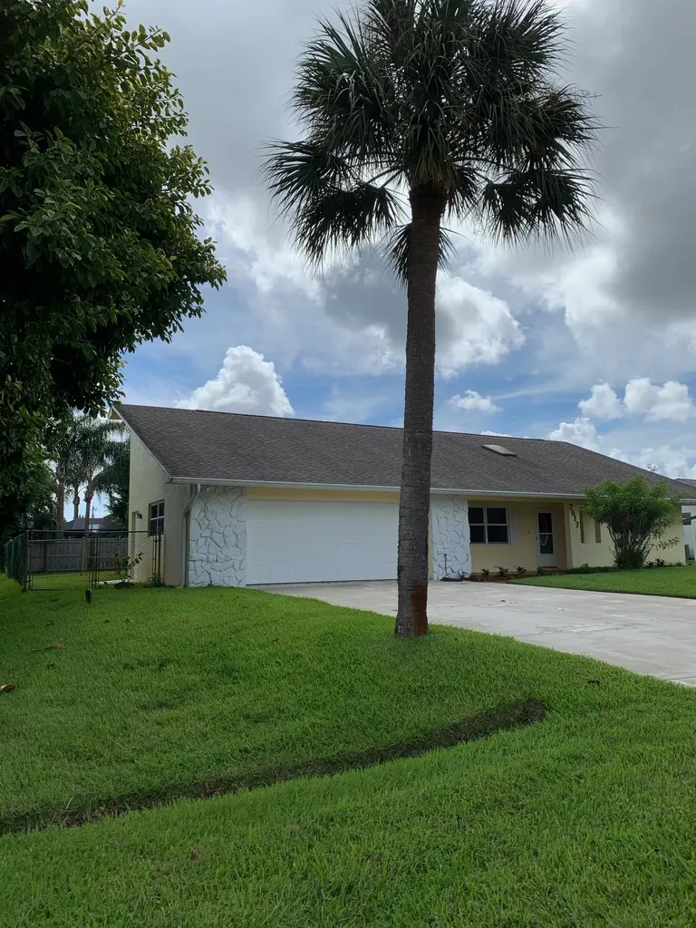 2617 SE Solana Lane Port St Lucie FL 34952