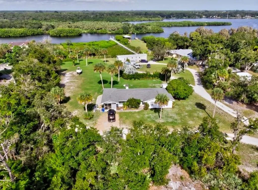 12545 Roseland Road Sebastian FL 32958