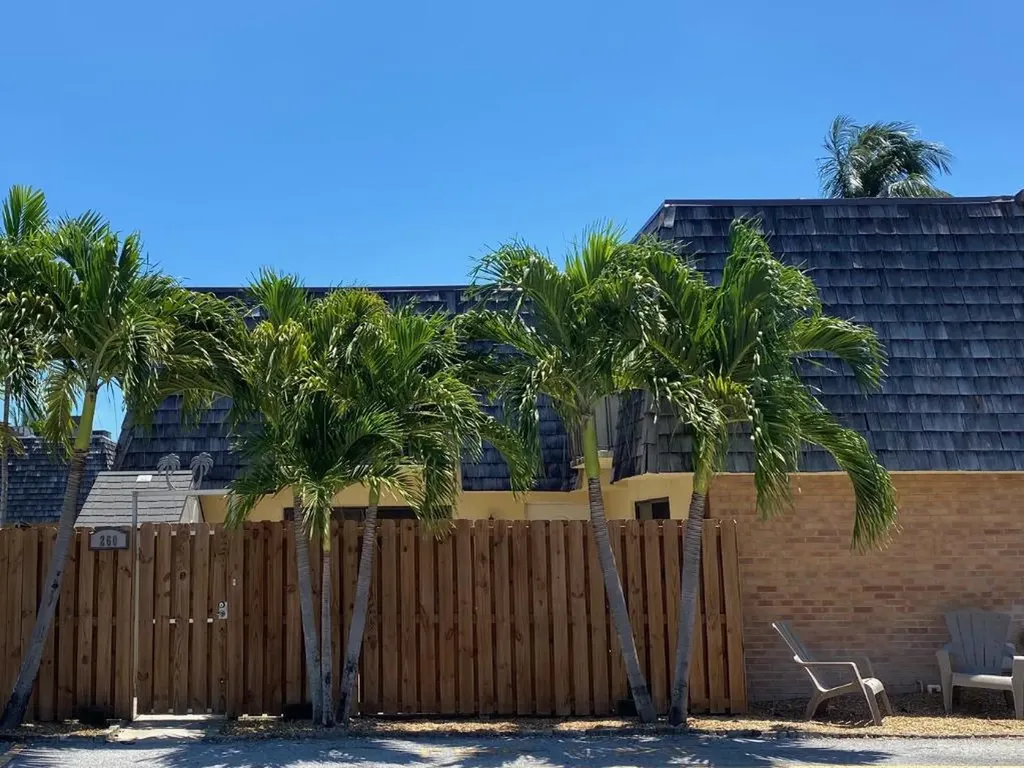 260 Arabian Road Palm Springs FL 33461