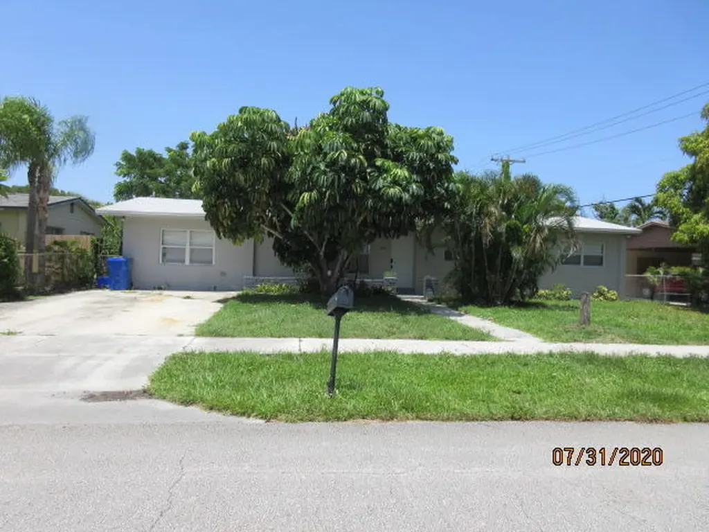 1309 W Mango Street Lantana FL 33462