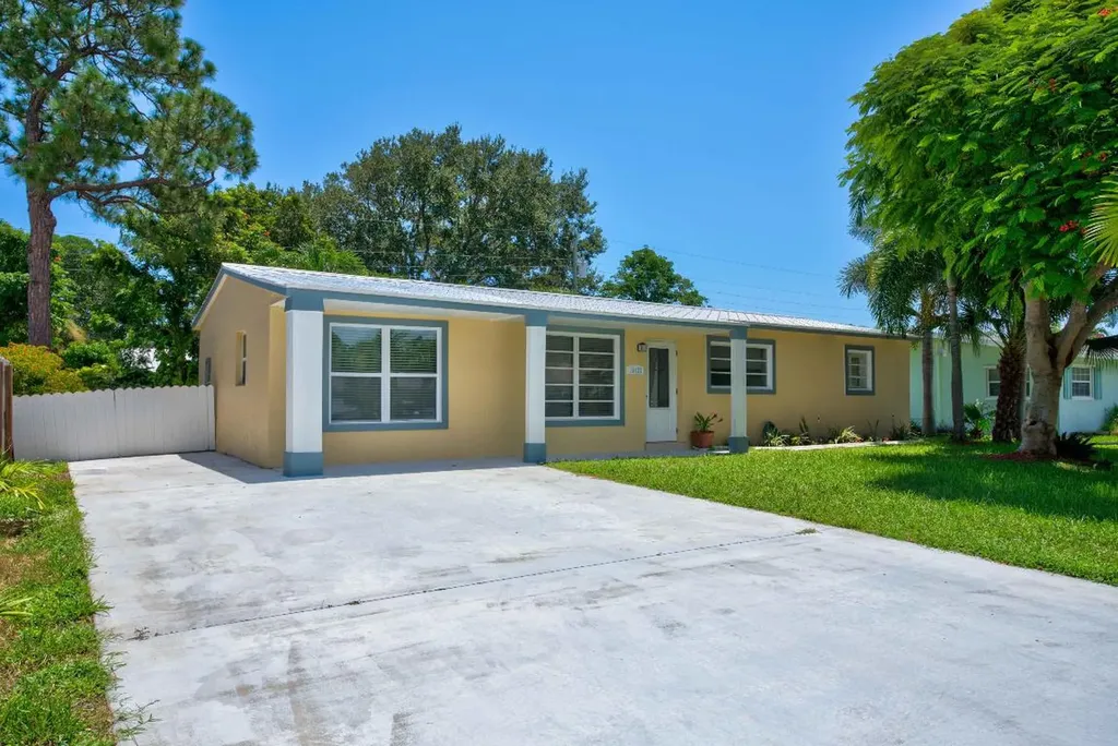 19125 SE Homewood Avenue Jupiter FL 33469