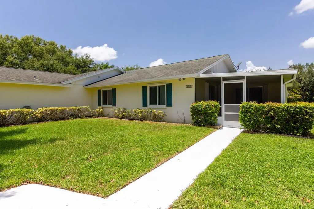 1541 Easthampton Circle Wellington FL 33414