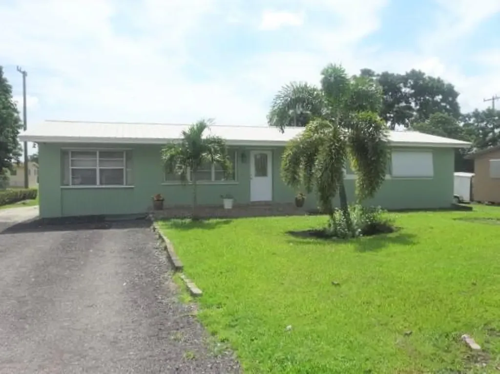 765 SE 1st Street Belle Glade FL 33430