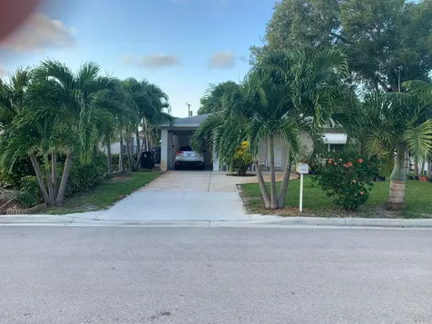 1528 18th Avenue N Lake Worth Beach FL 33460