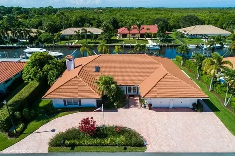 8985 SE Harbor Island Way Hobe Sound FL 33455