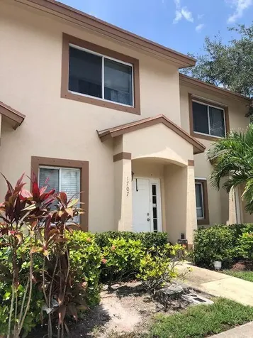 1707 Lakeview Drive W Royal Palm Beach FL 33411