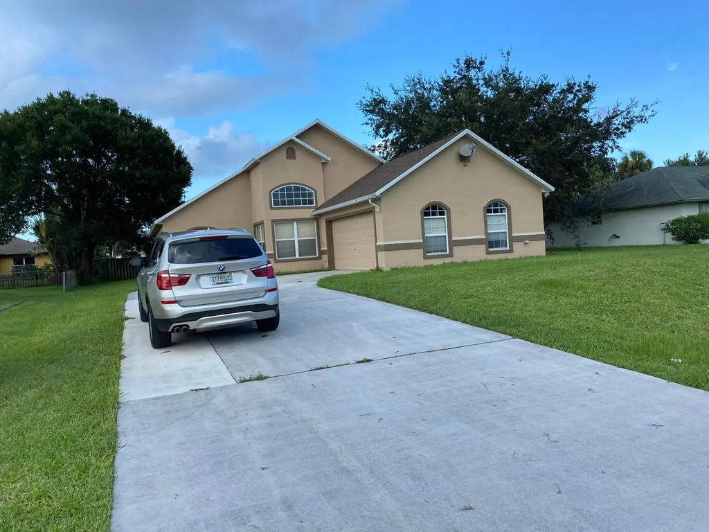 1001 SW Dalton Avenue Port St Lucie FL 34953