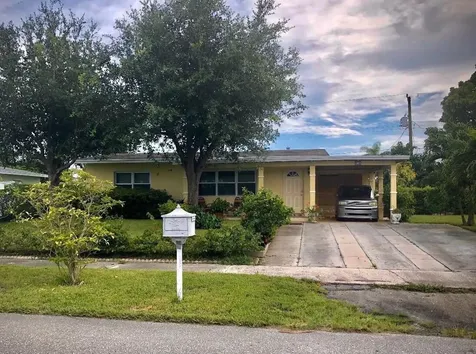 916 W Broward Street Lantana FL 33462