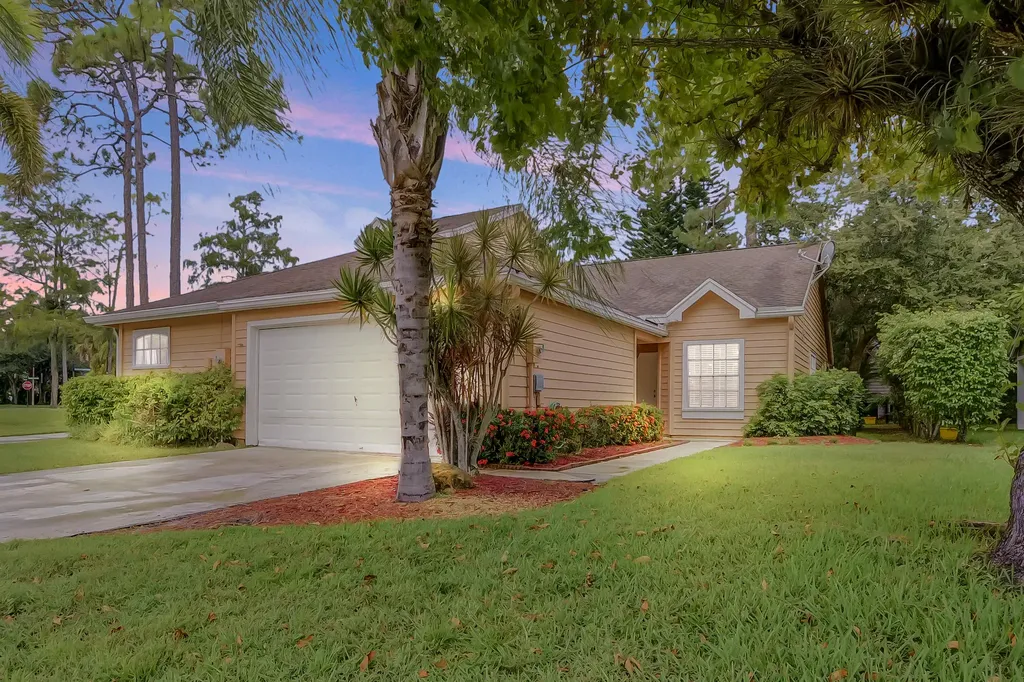 13097 Quiet Woods Road Wellington FL 33414