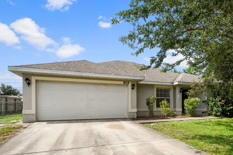 915 SW Bay State Road Port St Lucie FL 34953