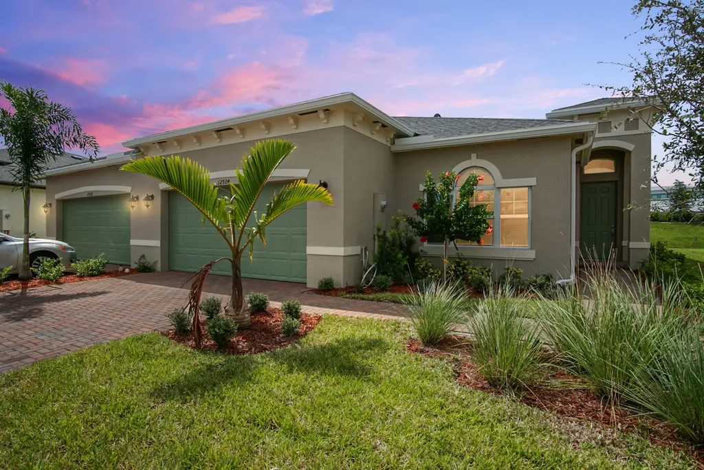 12924 SW Lake Fern Circle Port St Lucie FL 34987