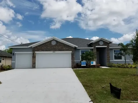 563 SW Jeanne Avenue Port St Lucie FL 34953