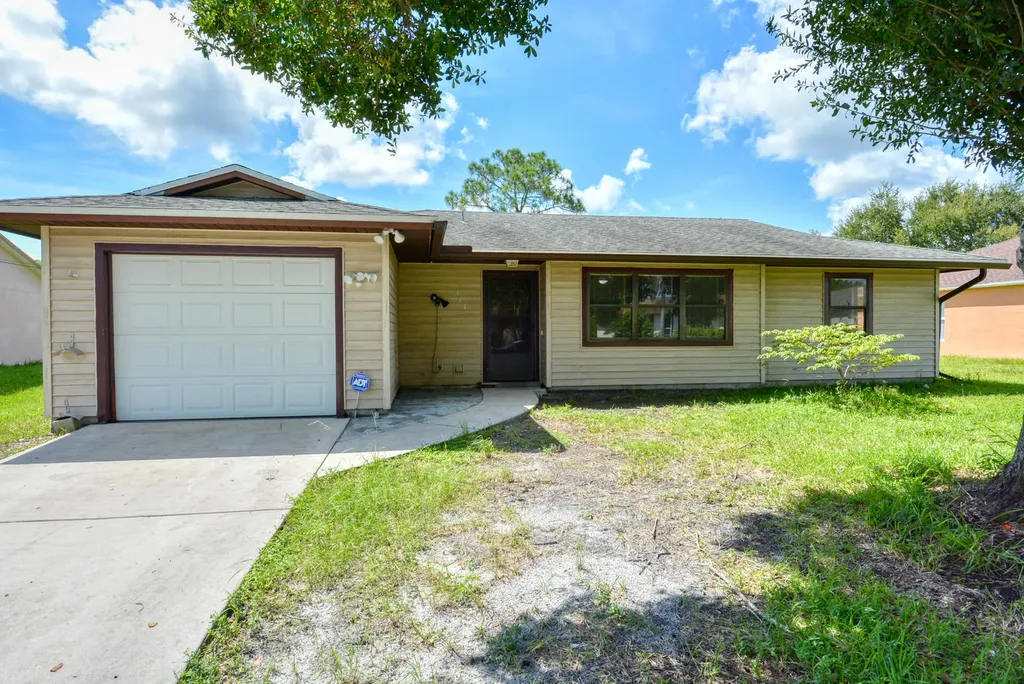 344 SW De Gouvea Terrace Port St Lucie FL 34984