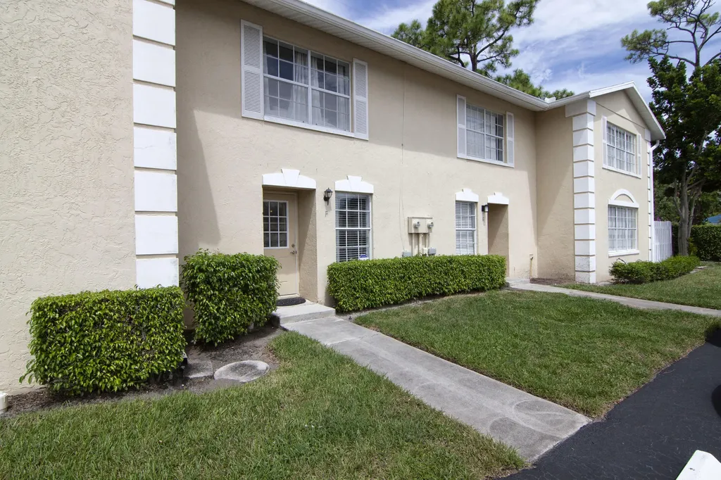 211 Foxtail Drive Greenacres FL 33415