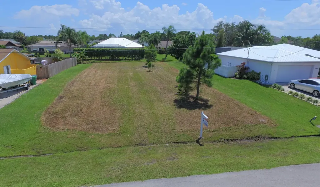 1272 SE Mendavia Avenue Port St Lucie FL 34952